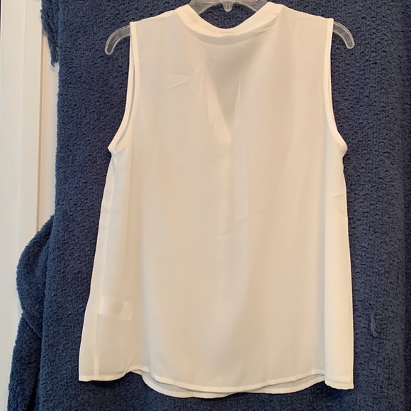 V Neck Sleeveless White Blouse/Top - Picture 2 of 5